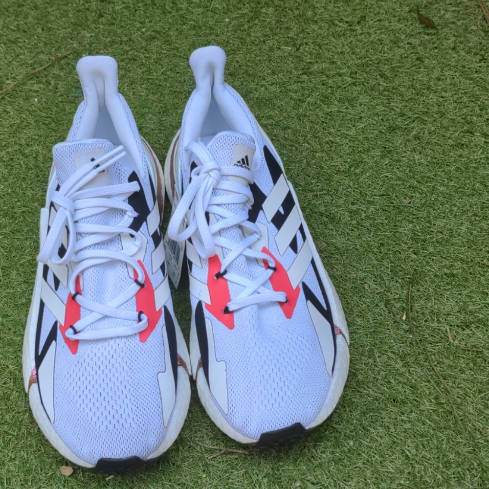 Adidas White XL9000L4